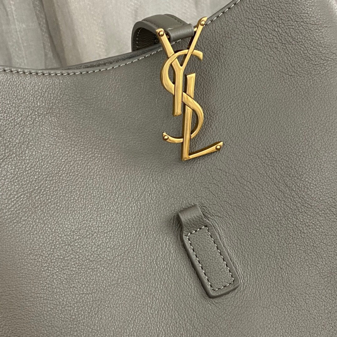 Saint Laurent Le 5 à 7 Supple Hobo Bag