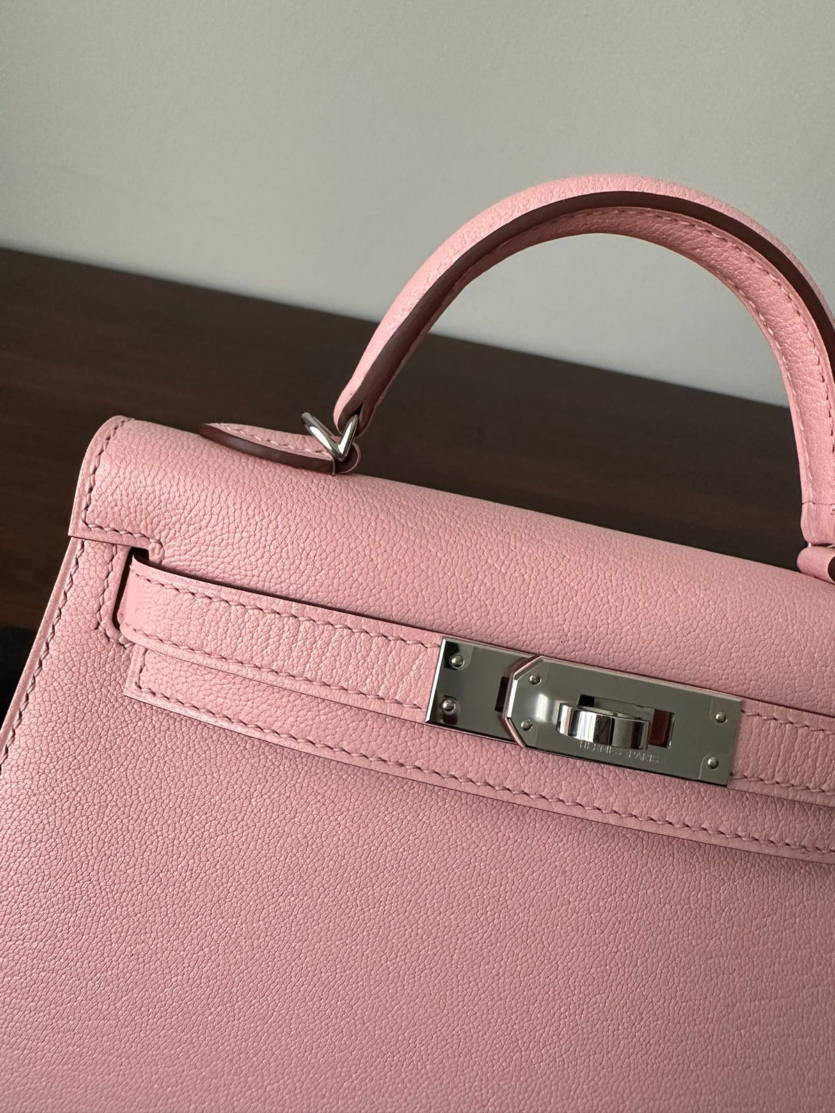 HN Mini Kelly 20 bag in Rose Sakura leather with silver hardware