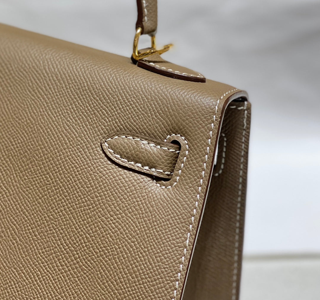 HN 25 bag in Etoupe Epsom leather with gold hardware