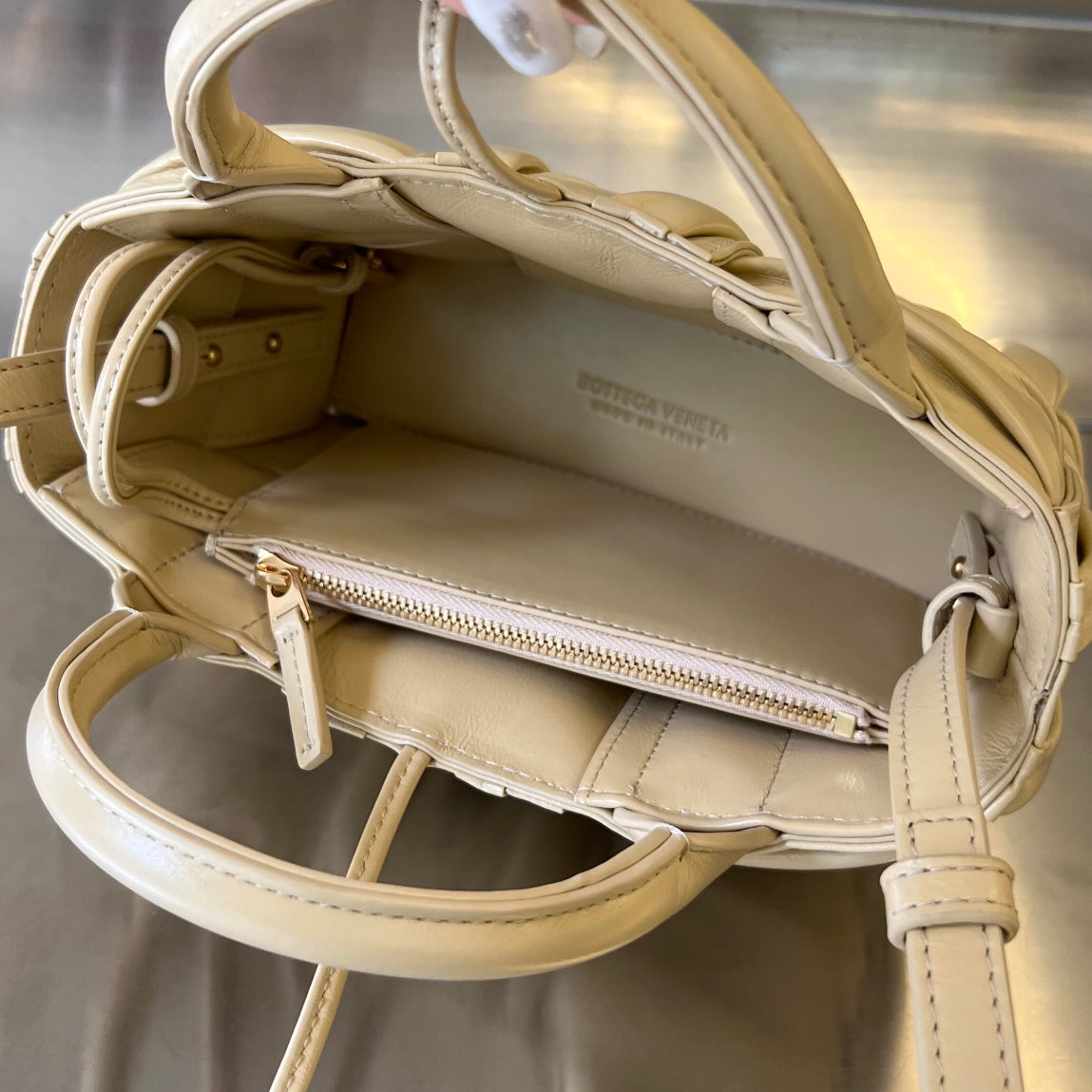 CANDY ARCO TOTE 20 IN BEIGE SOFT LAMBSKIN