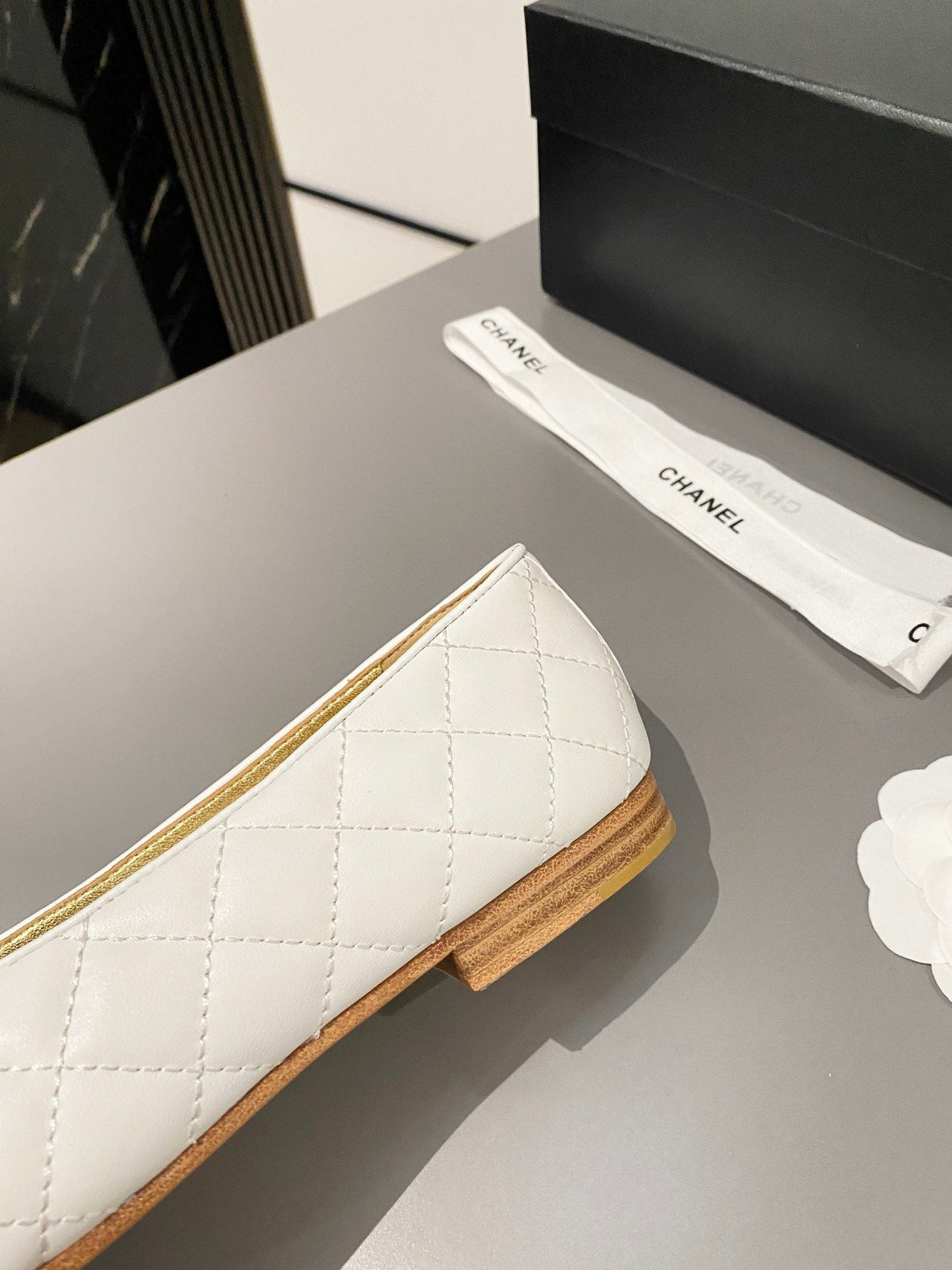 BALLET FLAT WHITE LAMBSKIN