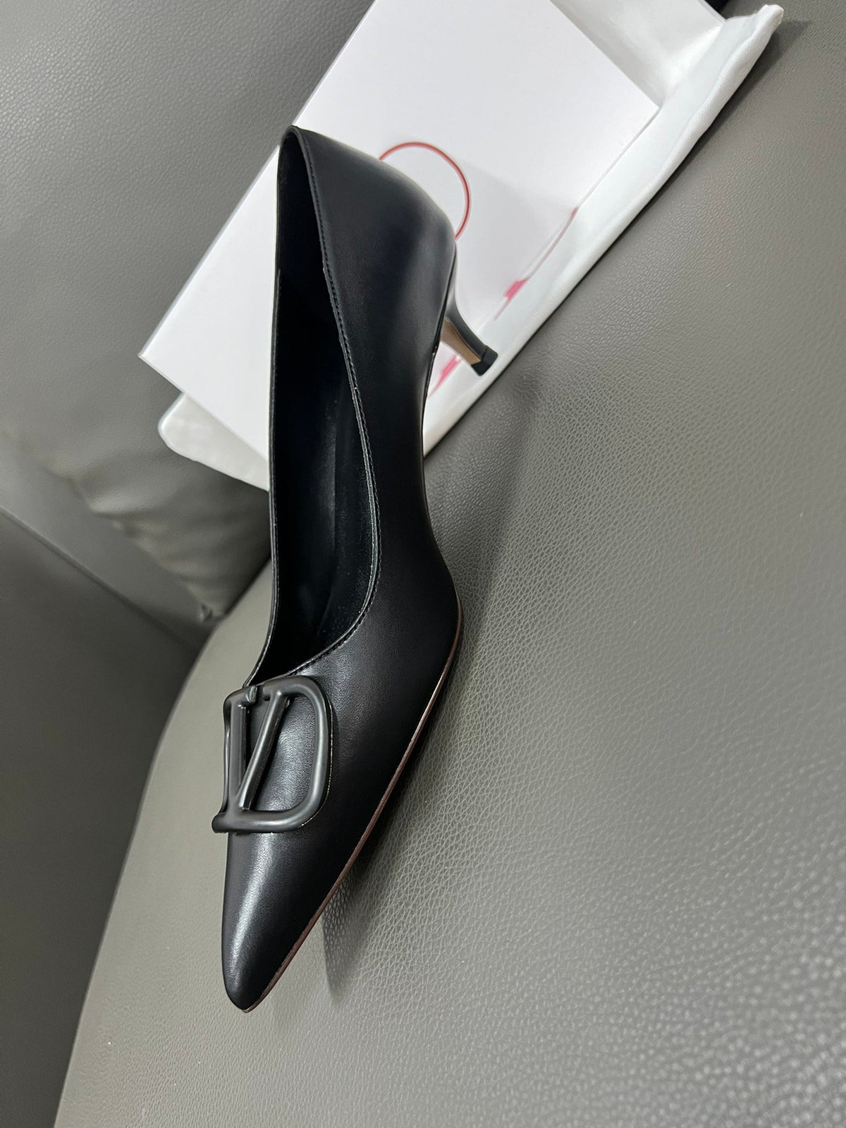 Valentino Women Black Leather Pointed Pumps