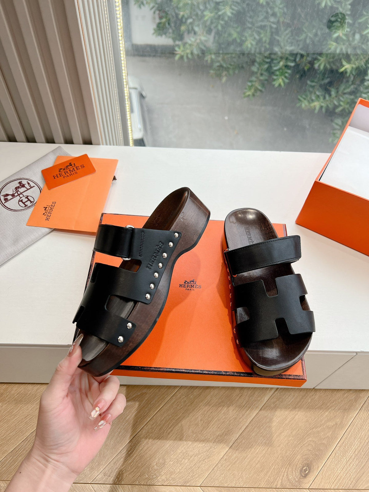 Hermes Women Black Leather Strap Sandals