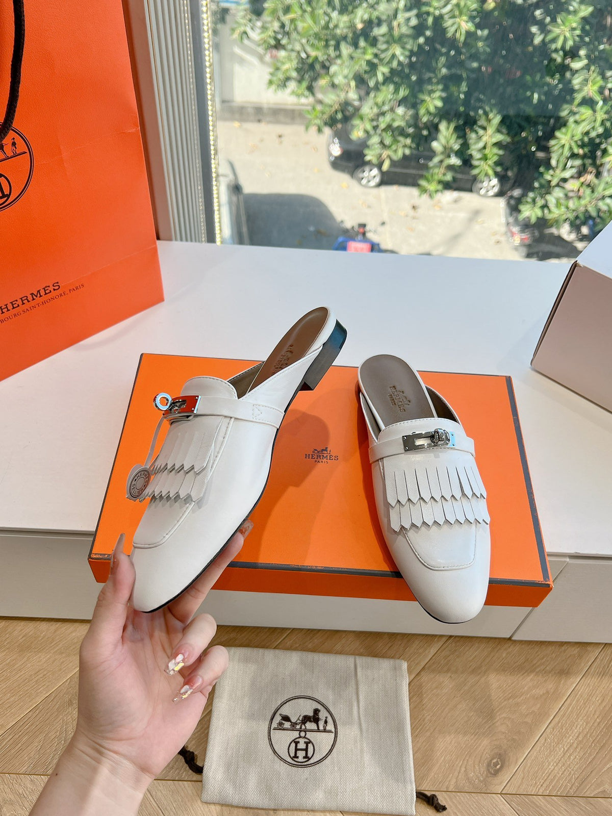Hermes Women White Leather Fringe Mules