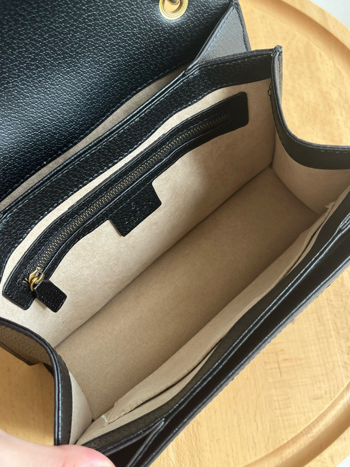 Gucci Queen Margarnet Bag in Black