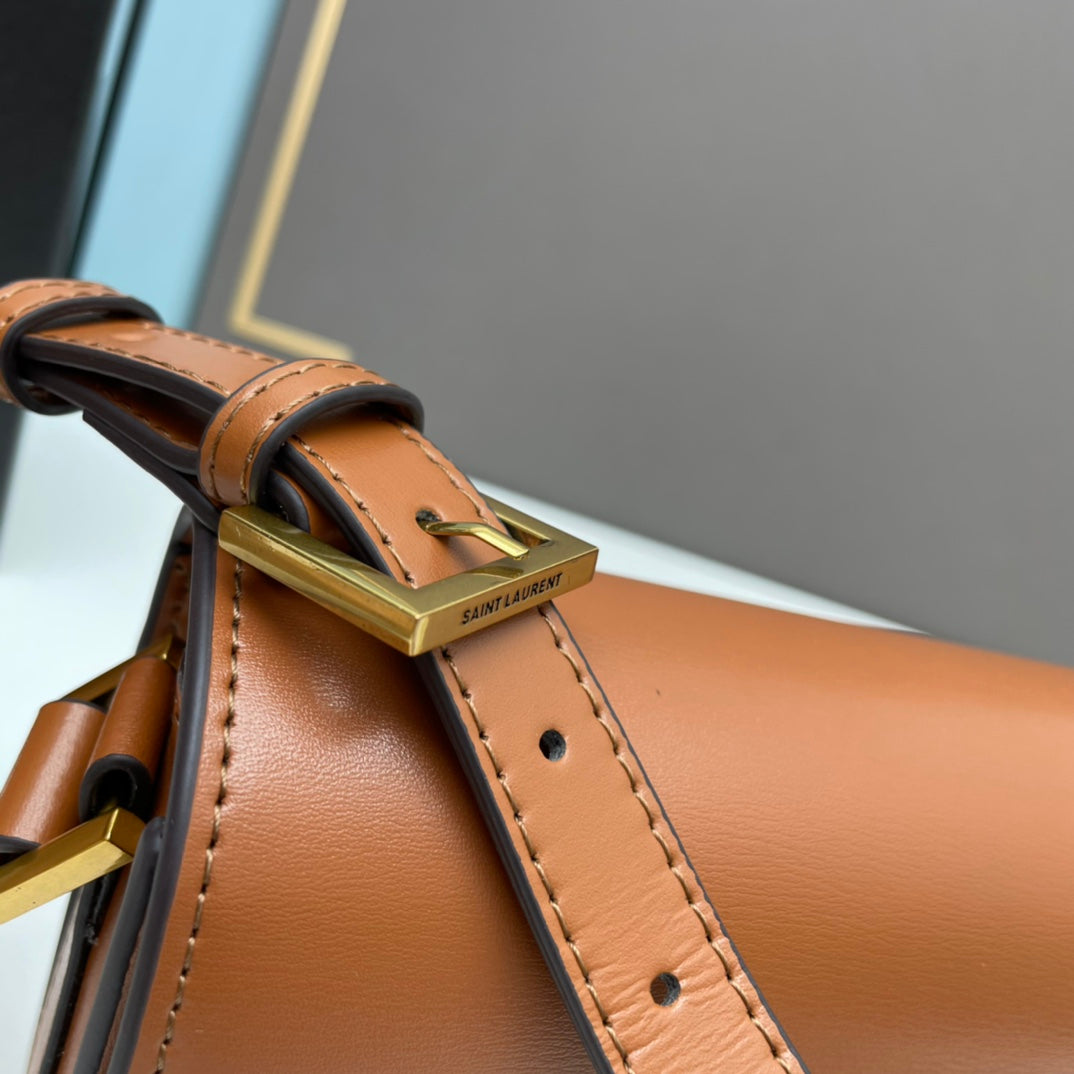 Saint Laurent Le 61 Saddle Shoulder Bag in Calfskin