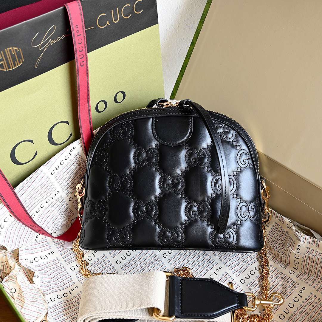 Gucci Matelasse Like Auth Bag with Embossed GC Pattern 21cm