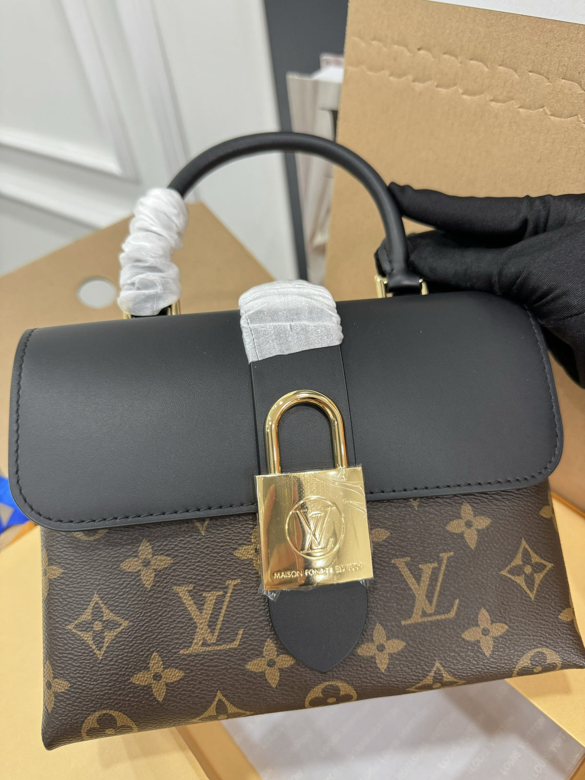 Louis Vuitton LV Locky BB Monogram Mix Black Brown Handbags 20×7.5x16cm