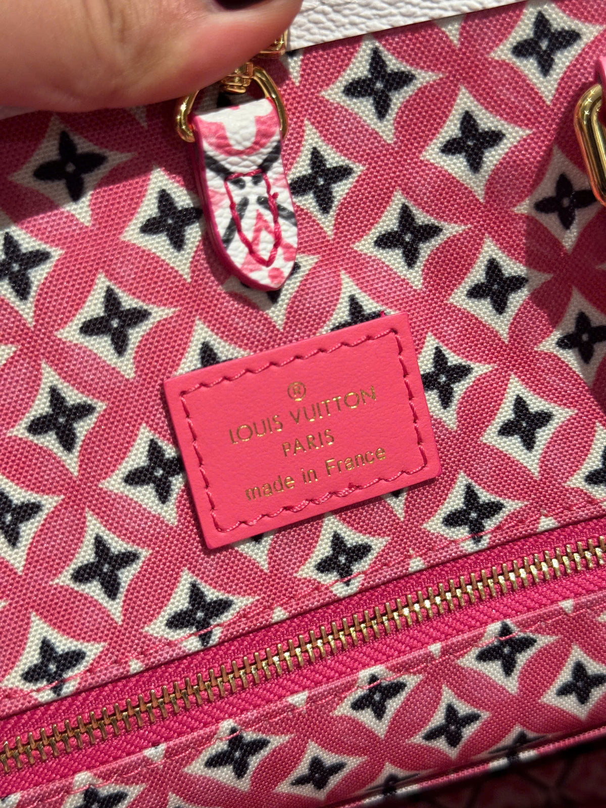 Louis Vuitton LV Onthego Monogram Pattern 35cm