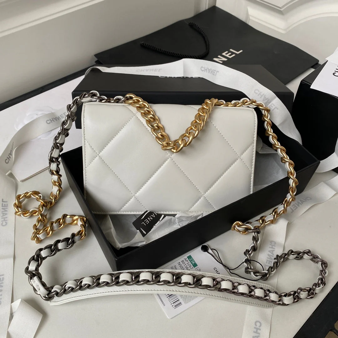 CHANEL 19 WOC 19CM WHITE LAMBSKIN GOLD