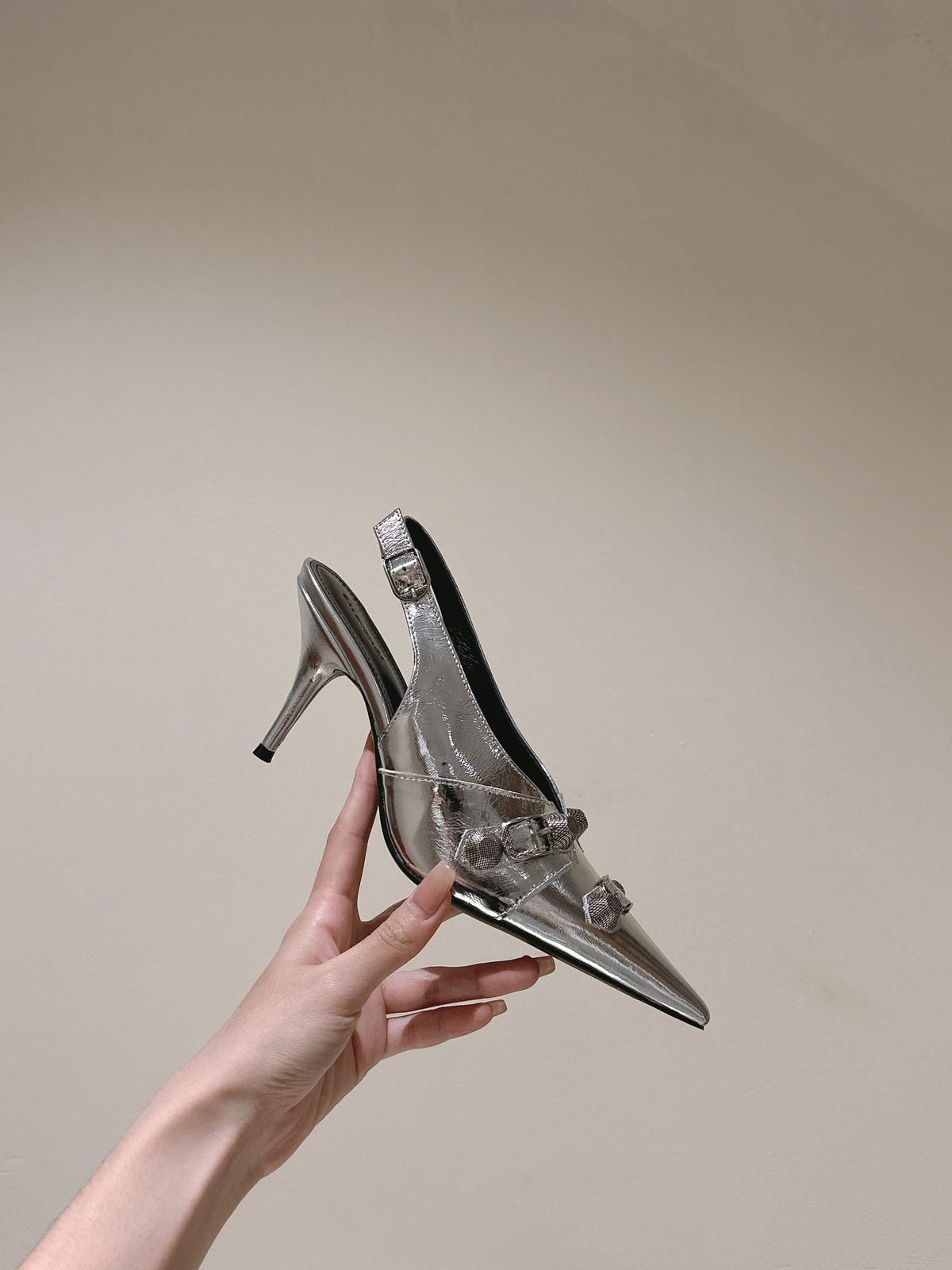 CAGOLE HIGH SLINGBACK IN SILVER GLOSSY CALFSKIN