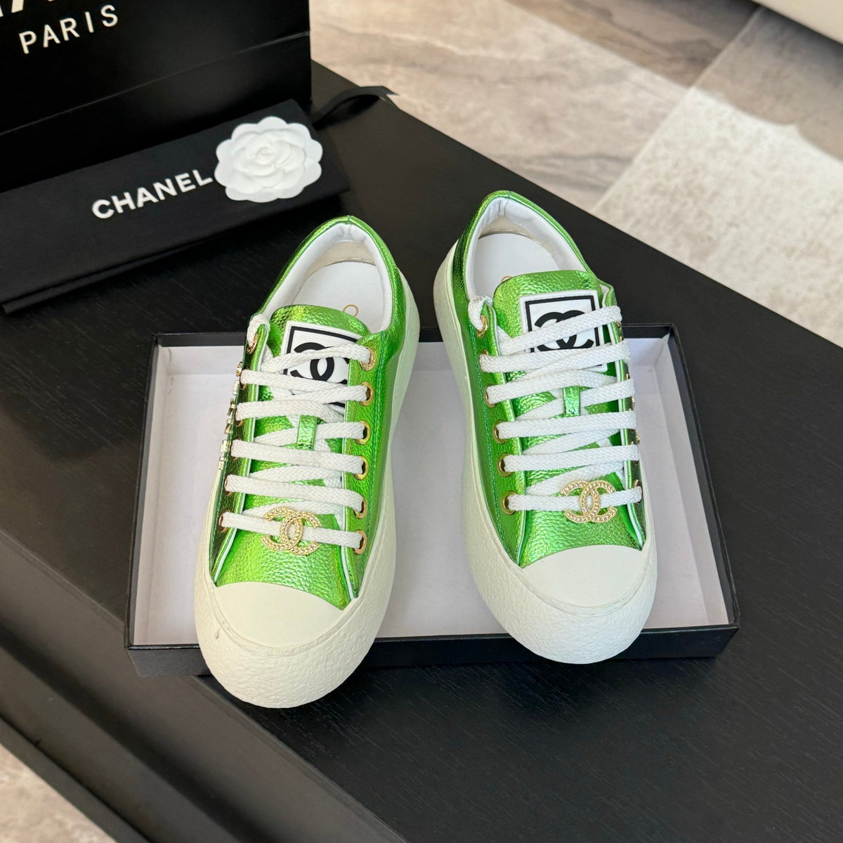 BIG-HEAD COOKIE SHOES IN EMERALD GREEN LAMBSKIN