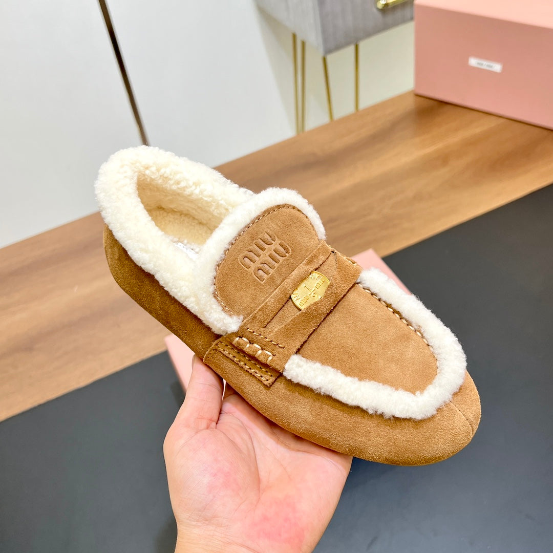 LOAFERS IN CIDER BROWN SUEDE AND WHITE SHEARLING TRIM