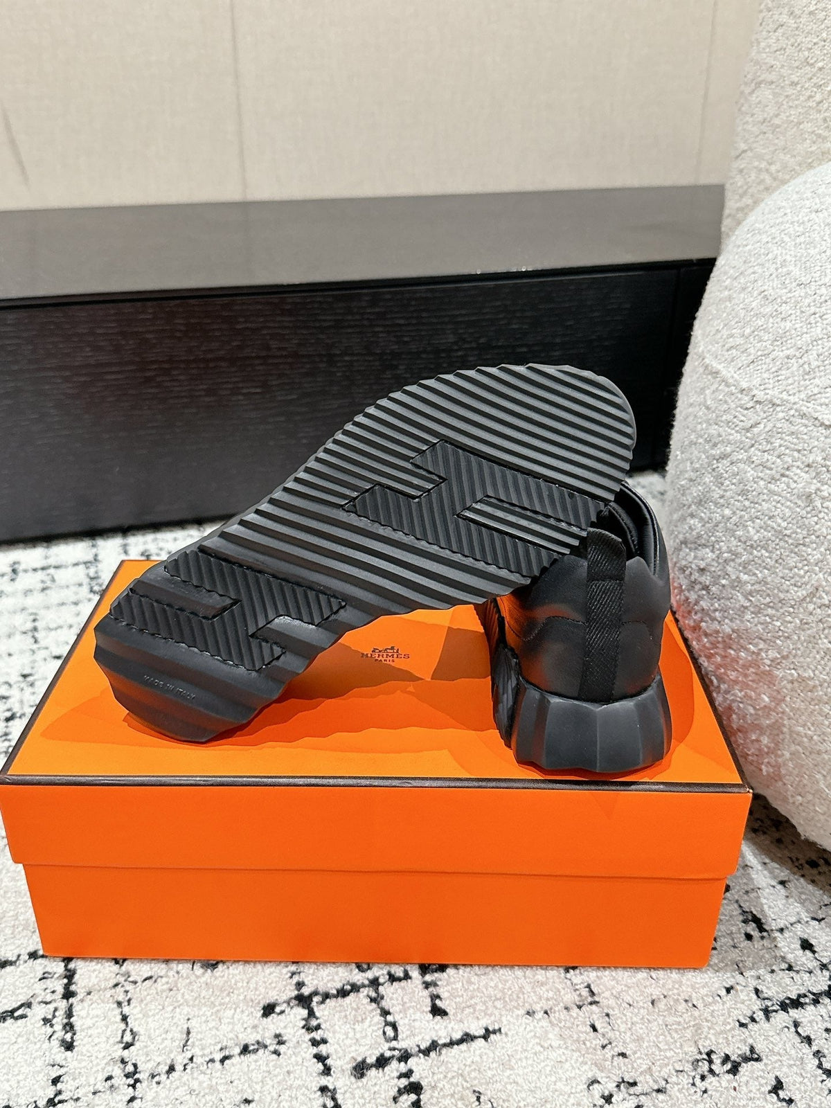BOUNCING SNEAKER IN FULL BLACK CALFSKIN