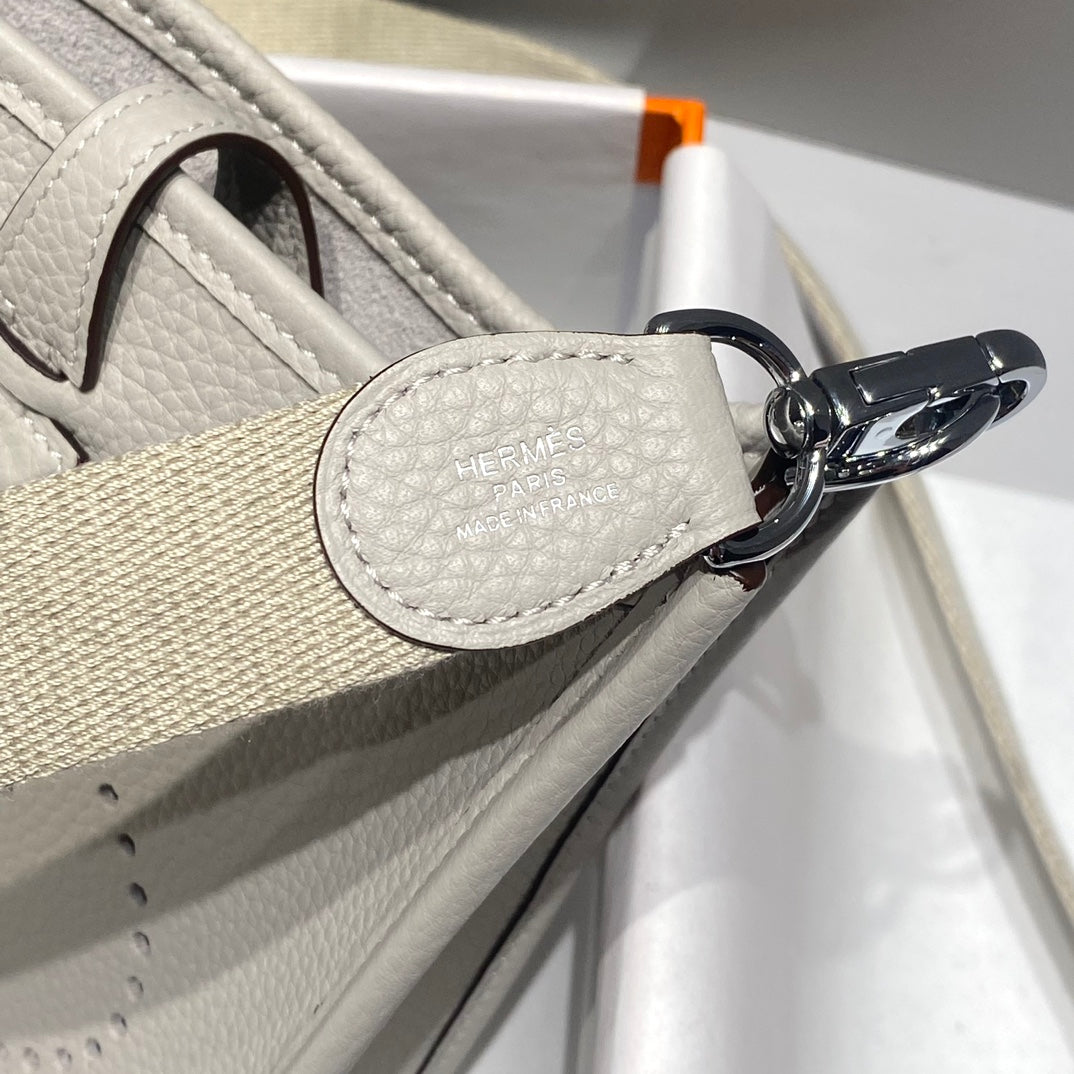 MINI NEO 18 EVELYNE BAG IN GREY GRAINED CALFSKIN