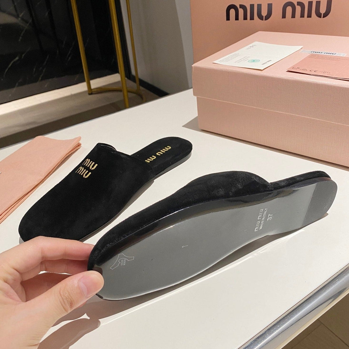 MULES SLIPPERS RETRO BLACK SUEDE