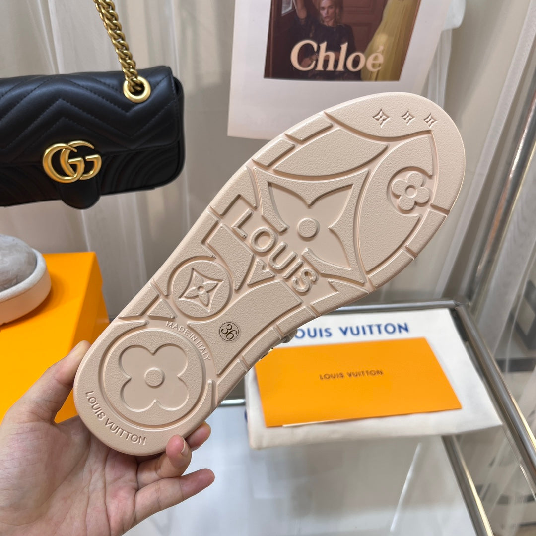 LV WOMEN'S COSY FLAT COMFORT CLOGS IN BEIGE MONOGRAM SUEDE