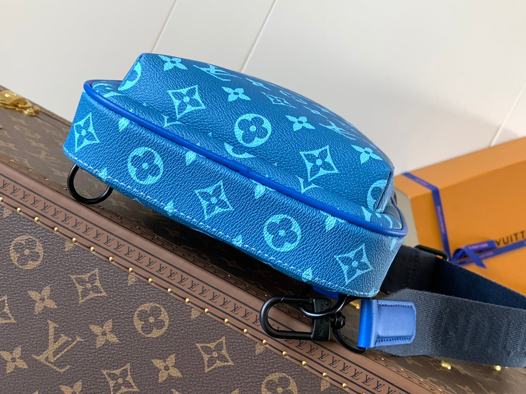 LV AVENUE SLINGBAG 31 IN BLUE AND BROWN TAIGA LEATHER