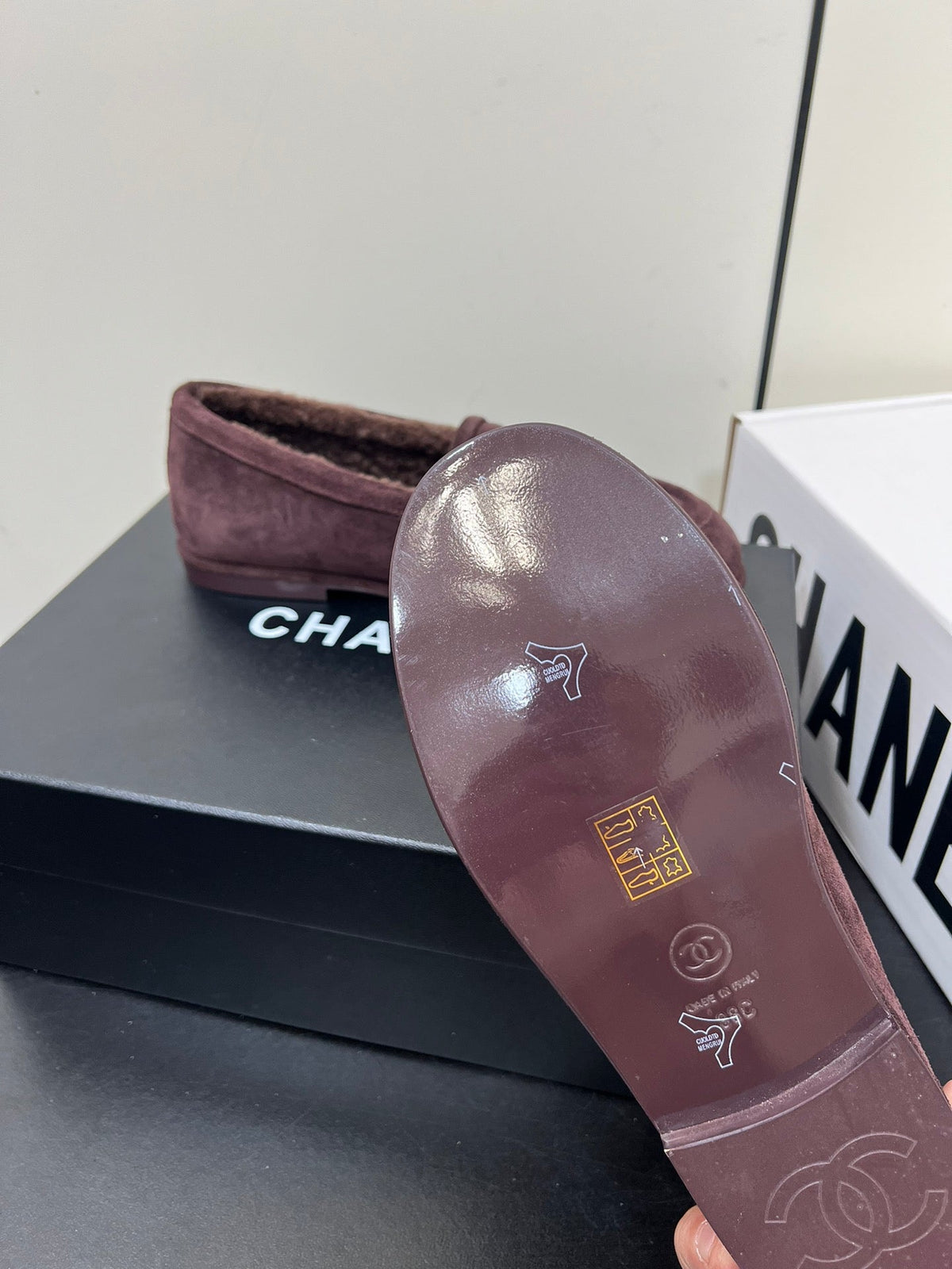 LOAFER IN CHESTNUT BROWN SUEDE AND SOLF FLEECE LINING