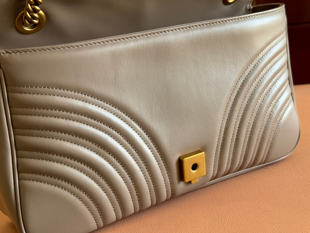 MARMONT SHOULDER BAG 31 IN BEIGE CALFSKIN GOLD CHAIN