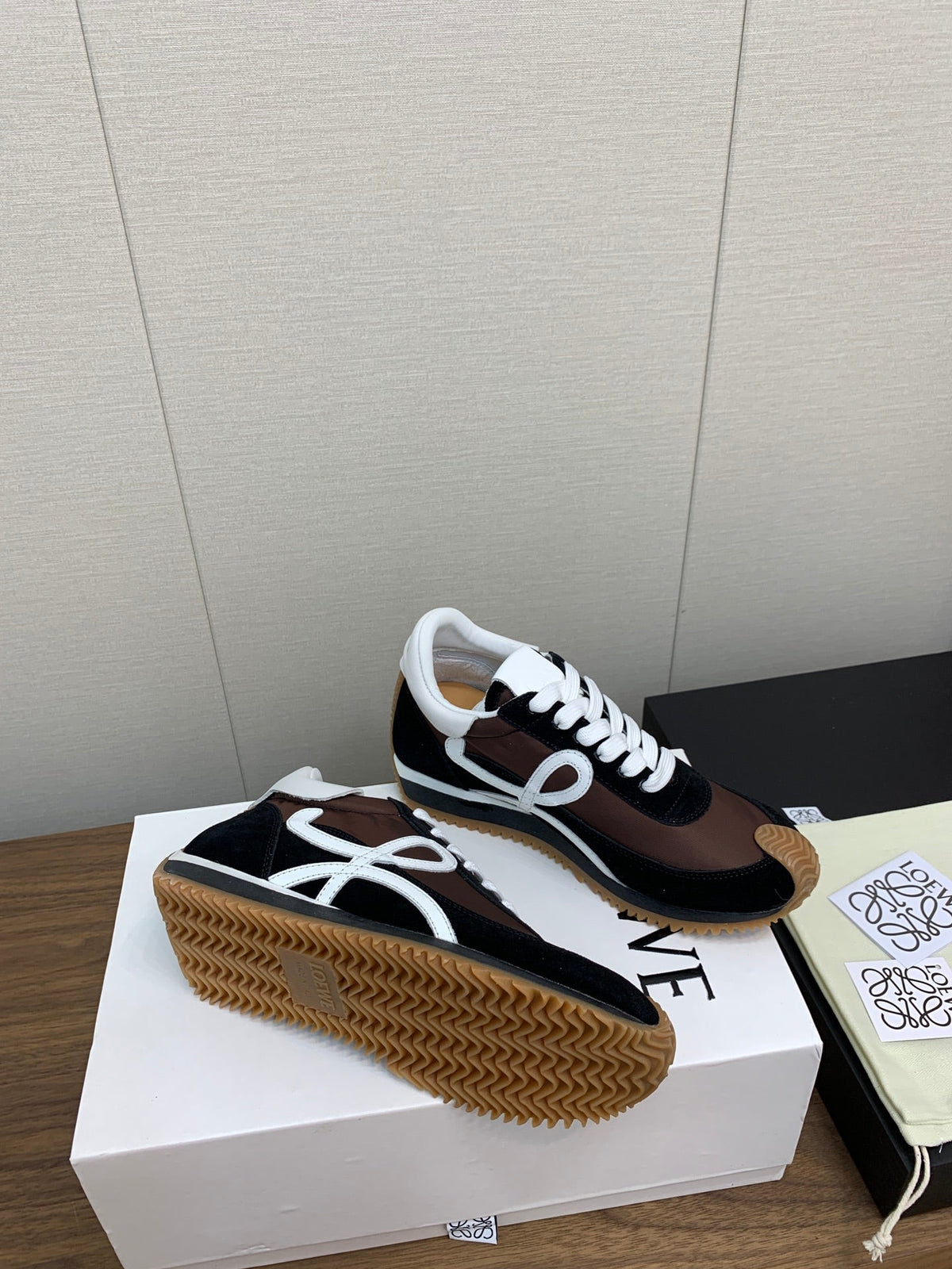 LW FLOW RUNNER SNEAKER BLACK-BROWN SUEDE