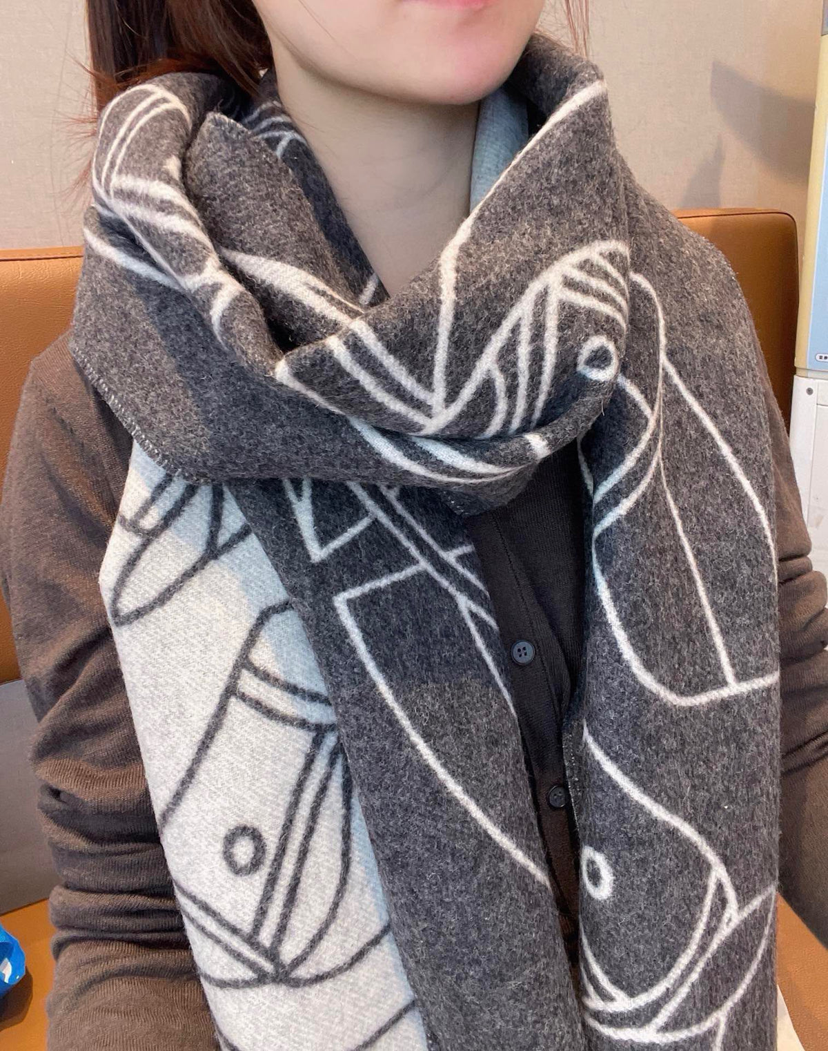 CASAQUE ENTRELACS EQUESTRES 190 CM SCARF IN SHADOW GRAY CASHMERE