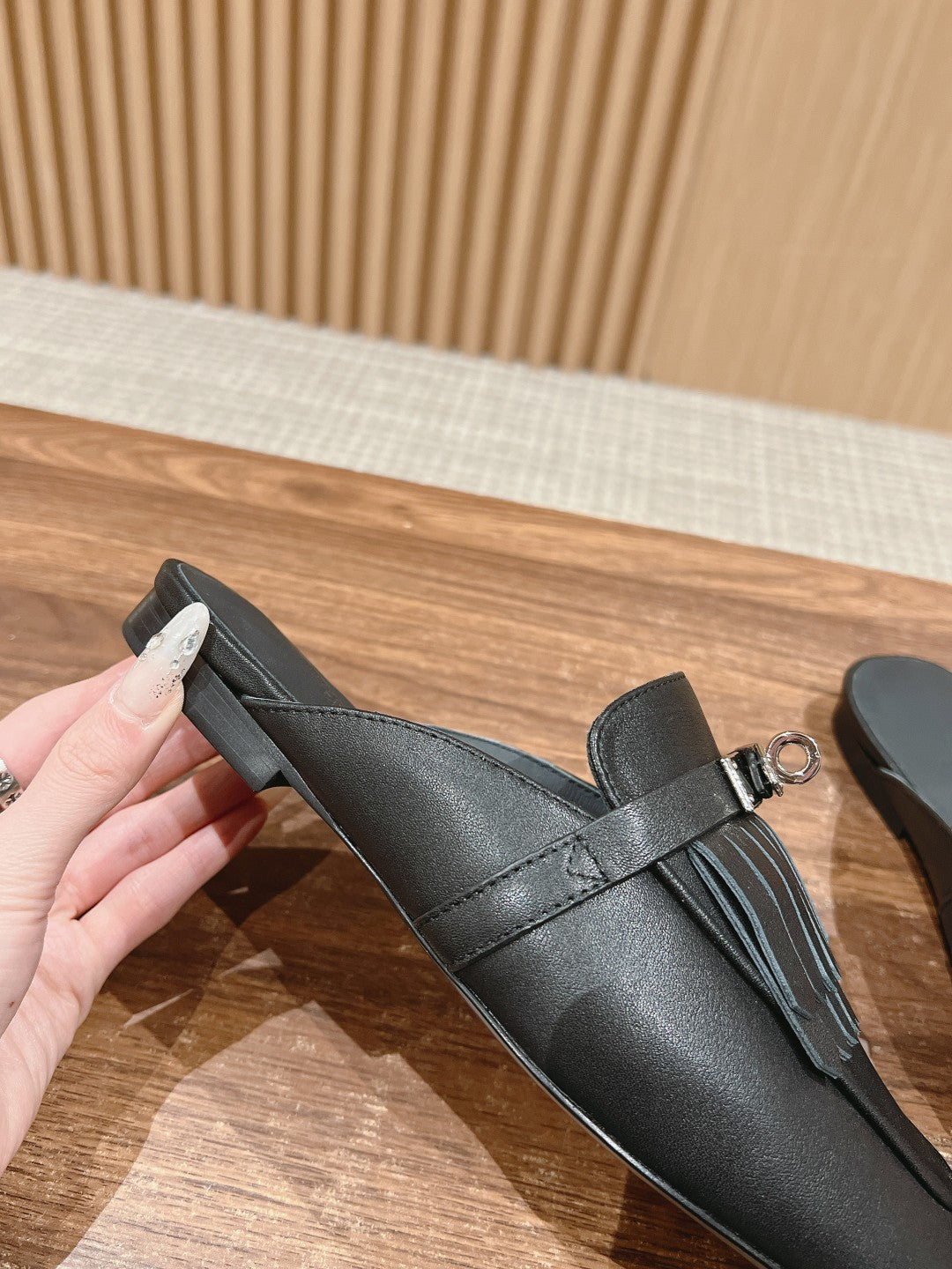 0Z Mule Fringed Black