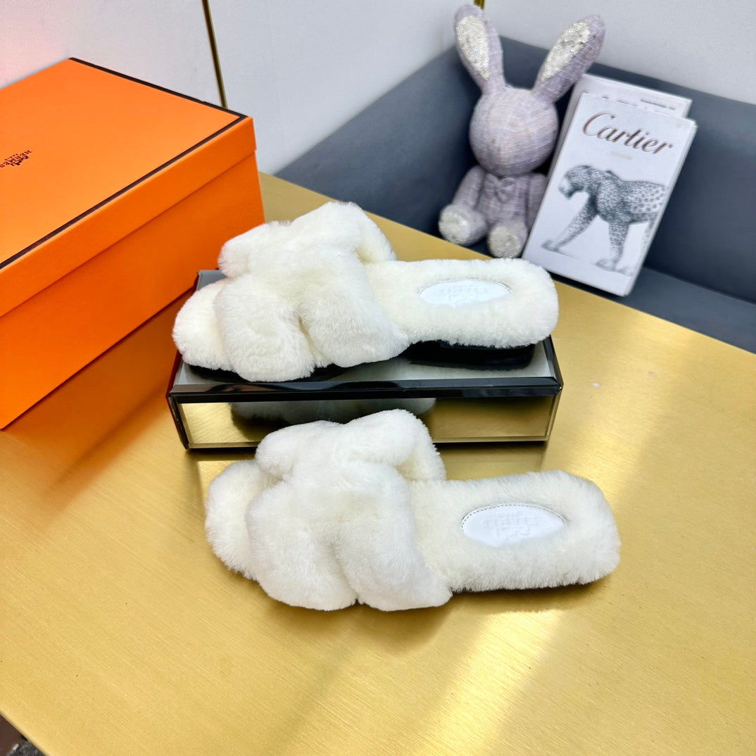 0RAN SHEARLING SANDALS WHITE