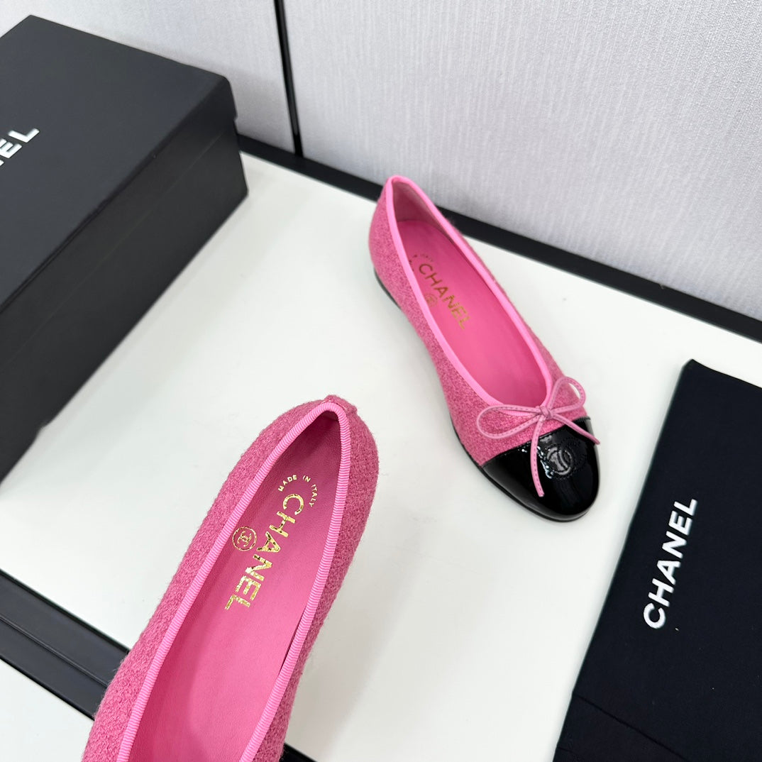 BALLET FLATS IN BRIGHT PINK TWEED AND BLACK CALFSKIN