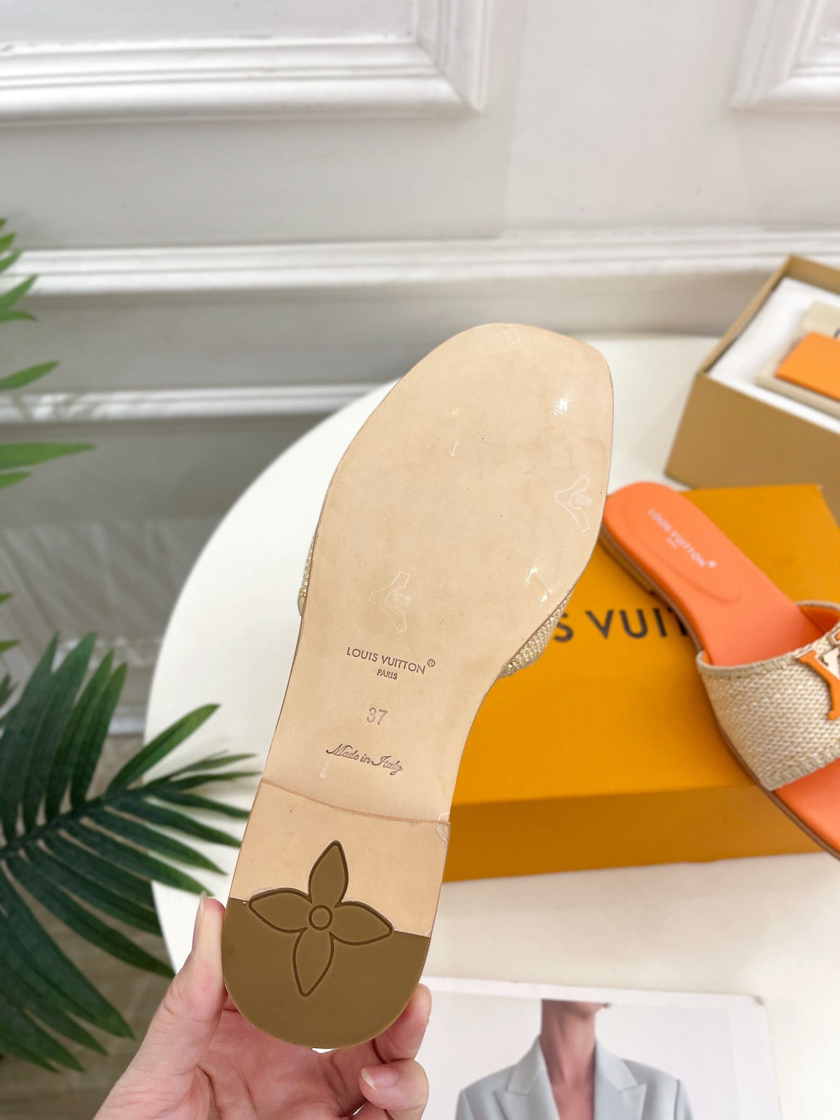 LV WOMEN CAPRI FLAT MULES IN TIGER ORANGE LEATHER AND RAFFIA