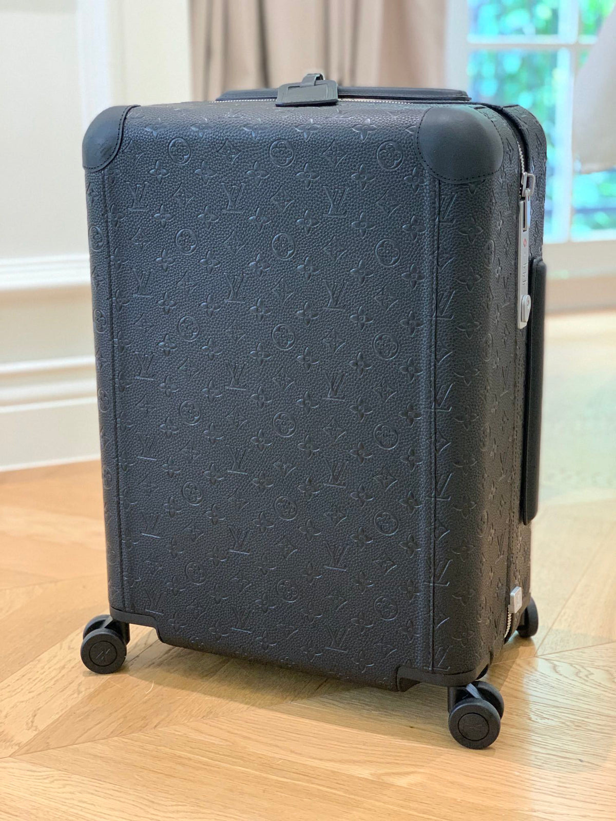 Louis Vuitton Horizon 55 rolling suitcase