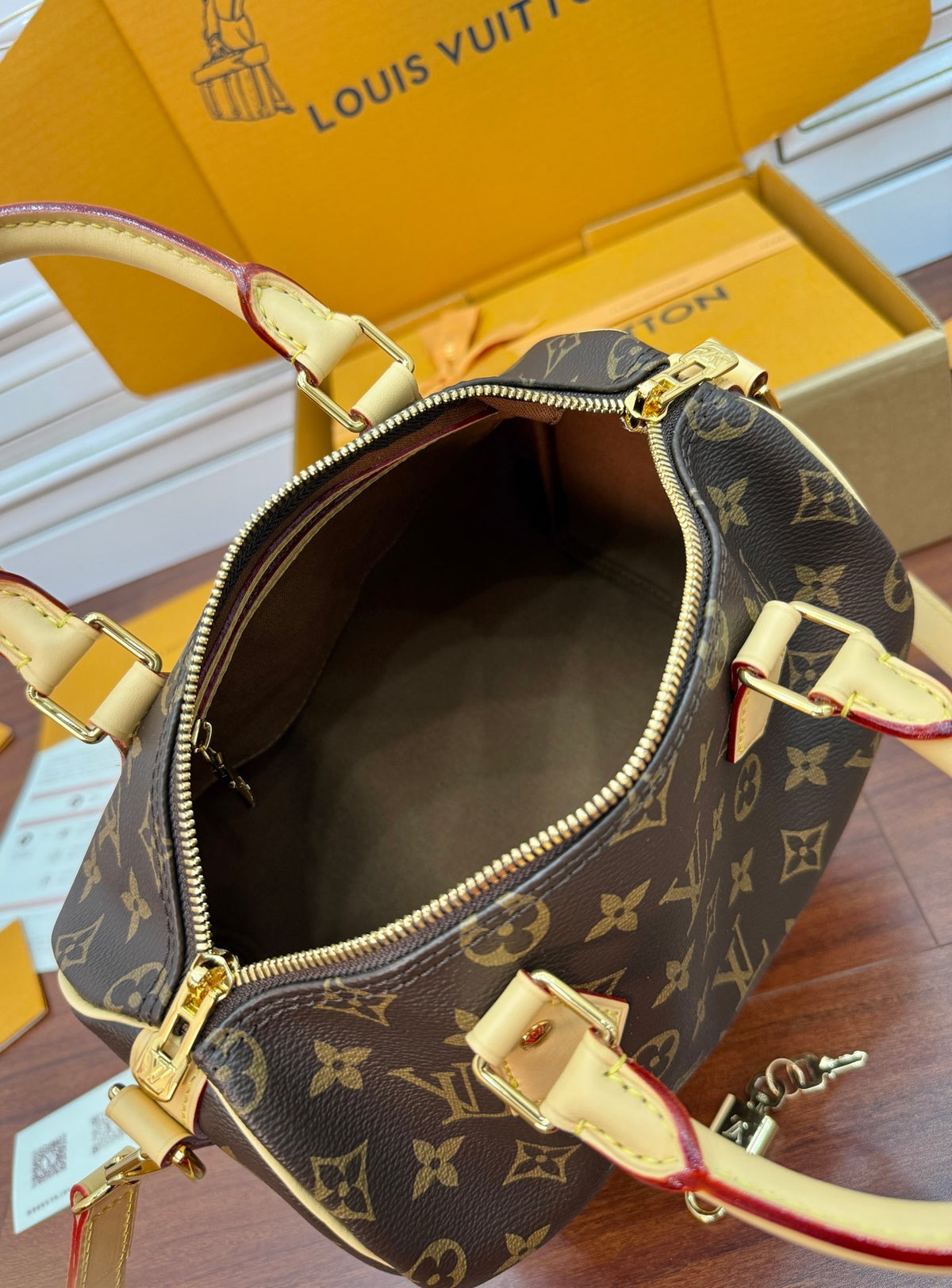 Louis Vuitton Speedy Bandoulière 25 Handbag in Monogram