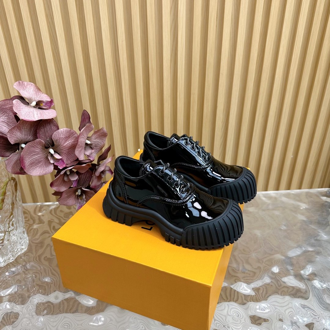 LV Women Black Patent Leather Sneakers