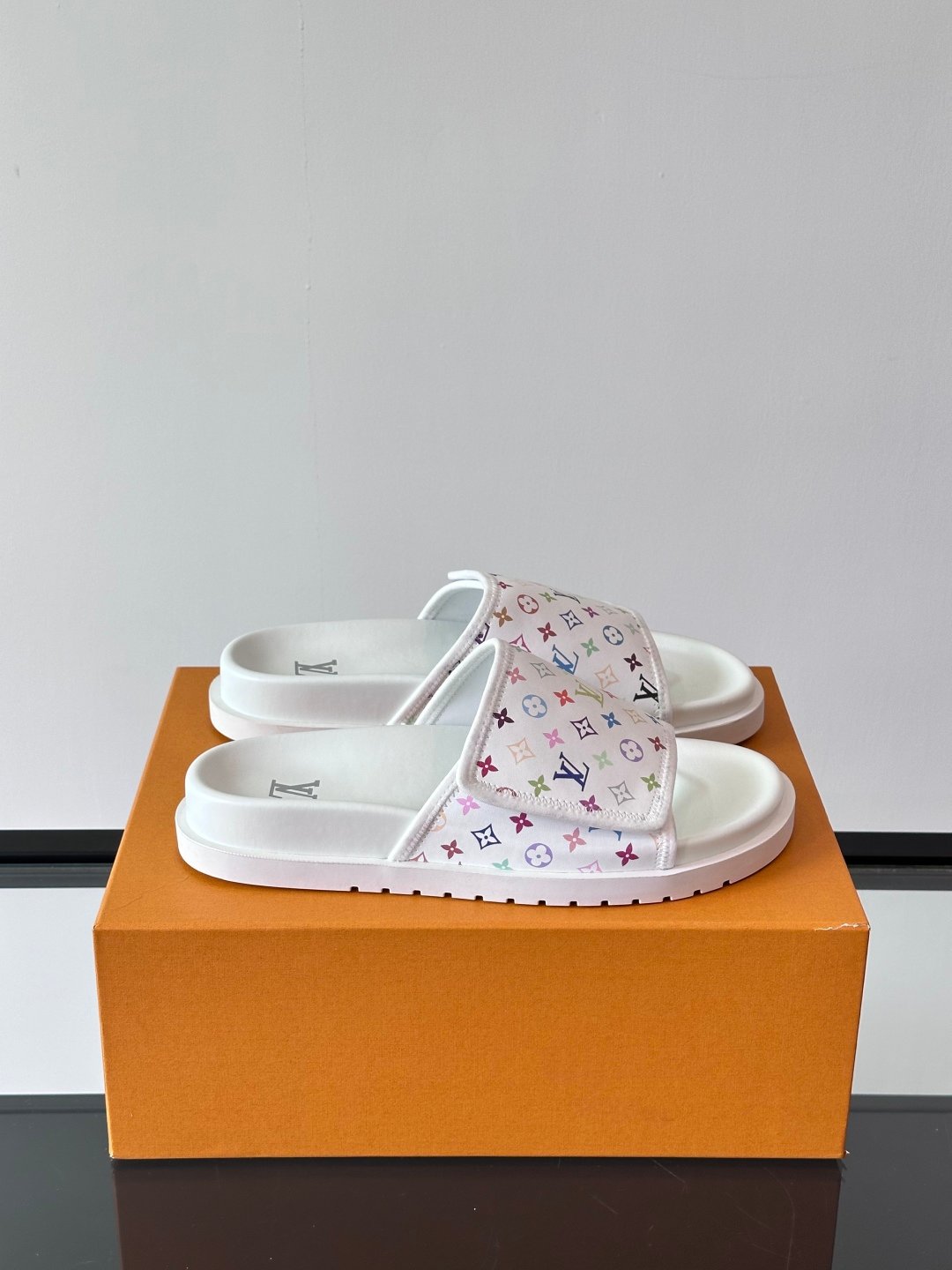 LV Men White Printed Fabric Slides