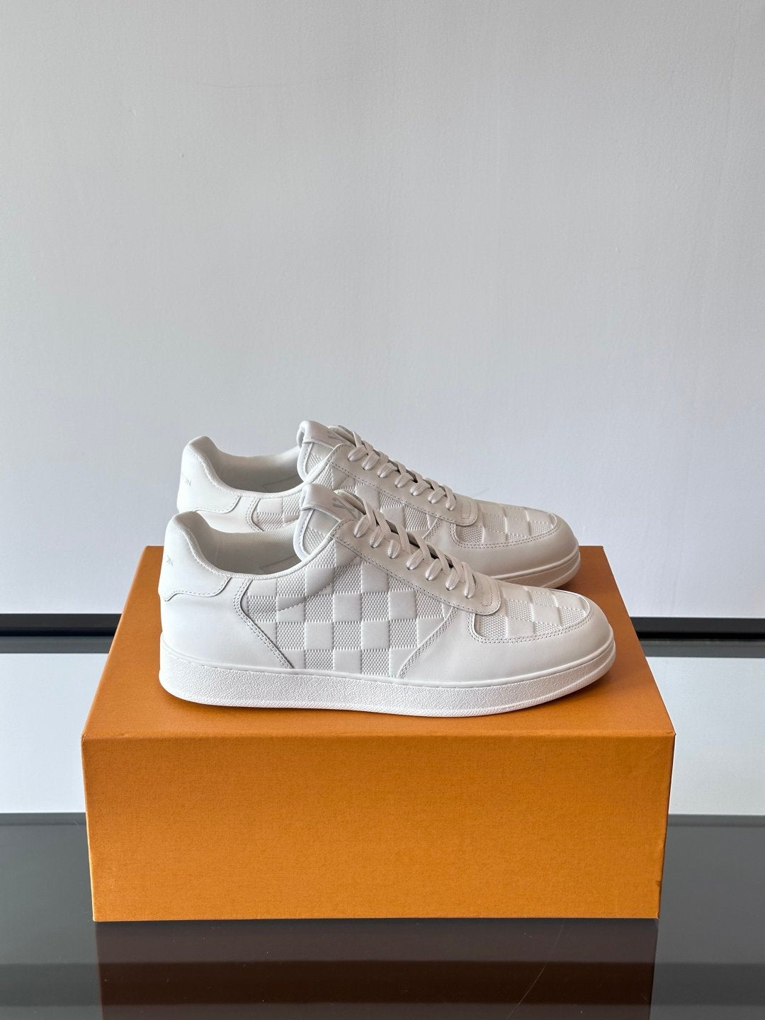 LV Men White Leather Sneakers