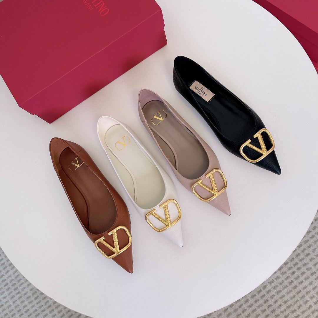 Valentino Women Pink Leather Pointed Flats