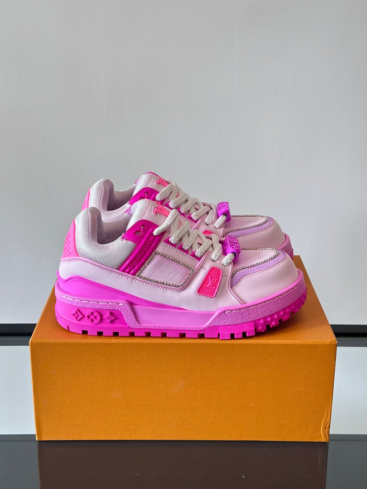 LV Men Pink Leather And Mesh Sneakers