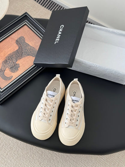 Chanel Women Beige Canvas And Rubber Sneakers