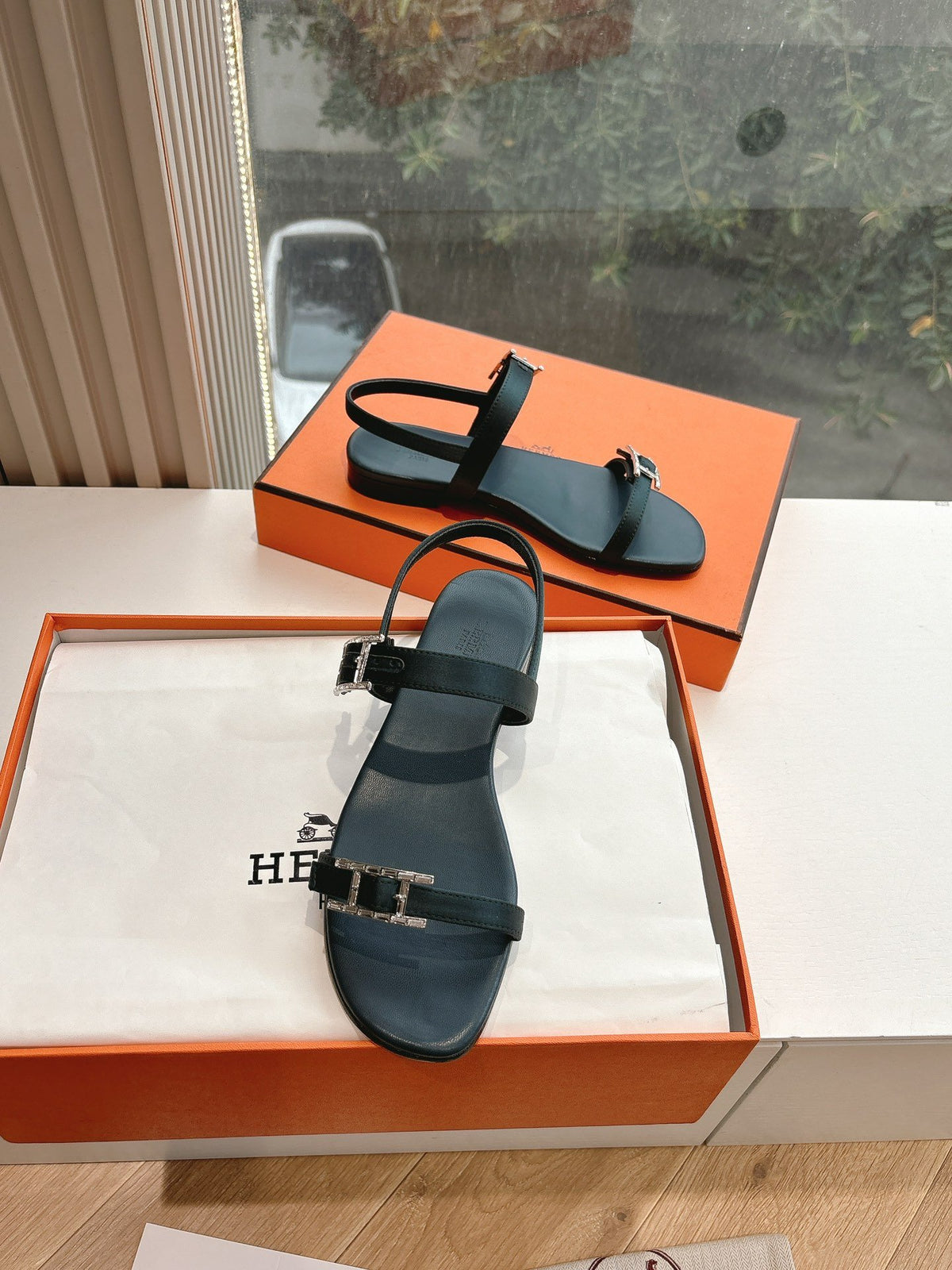 Hermes Women Black Leather Sandals