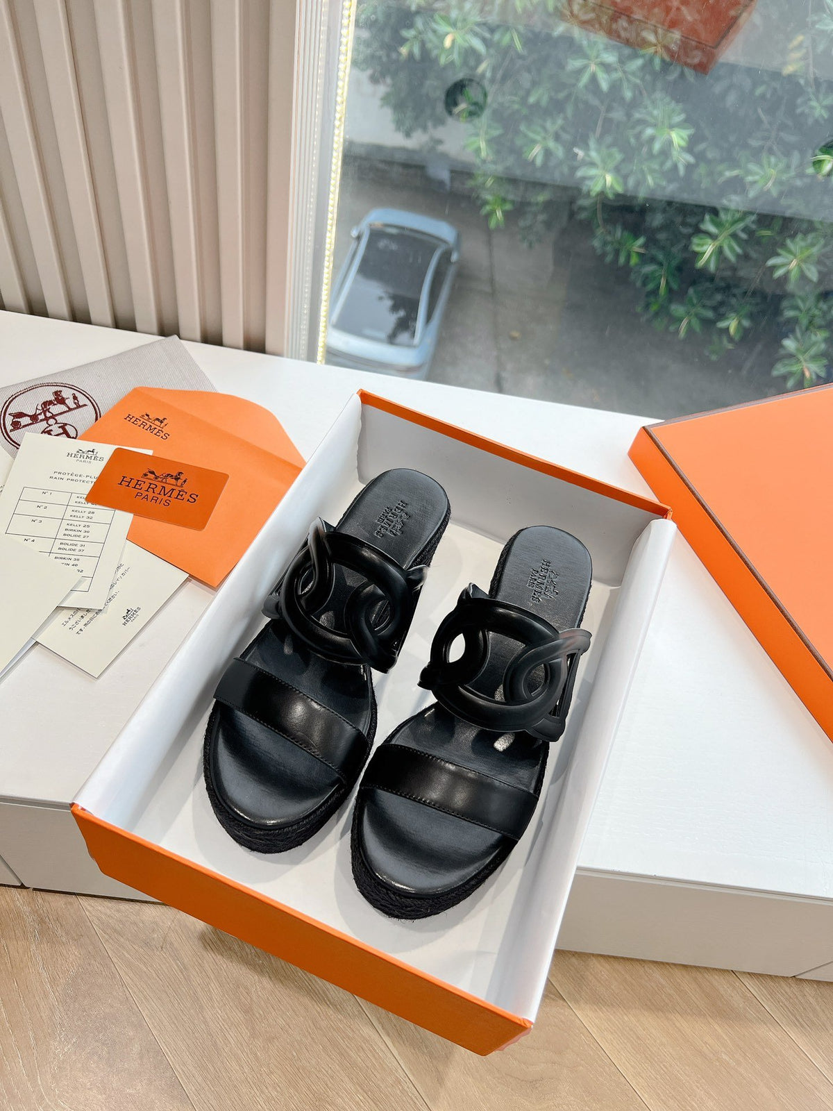 Hermes Women Black Leather Slip-On Sandals