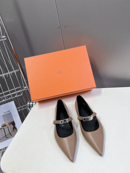 Hermes Women Beige Leather Pointed Strap Flats