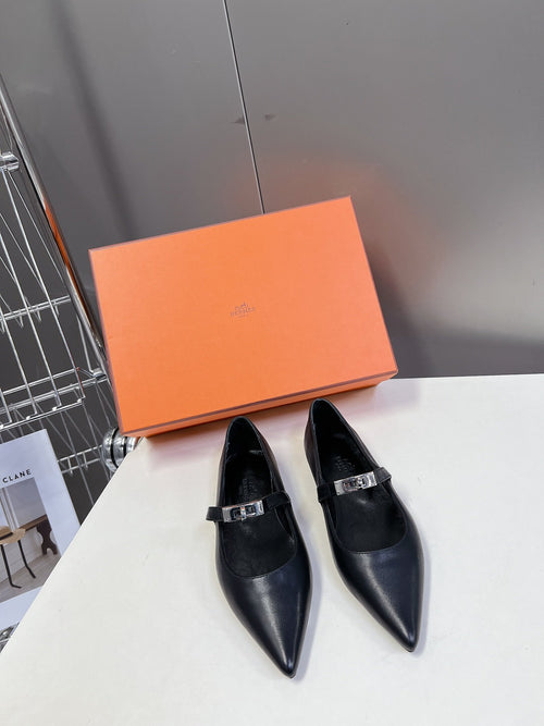 Hermes Women Black Leather Pointed Toe Flats