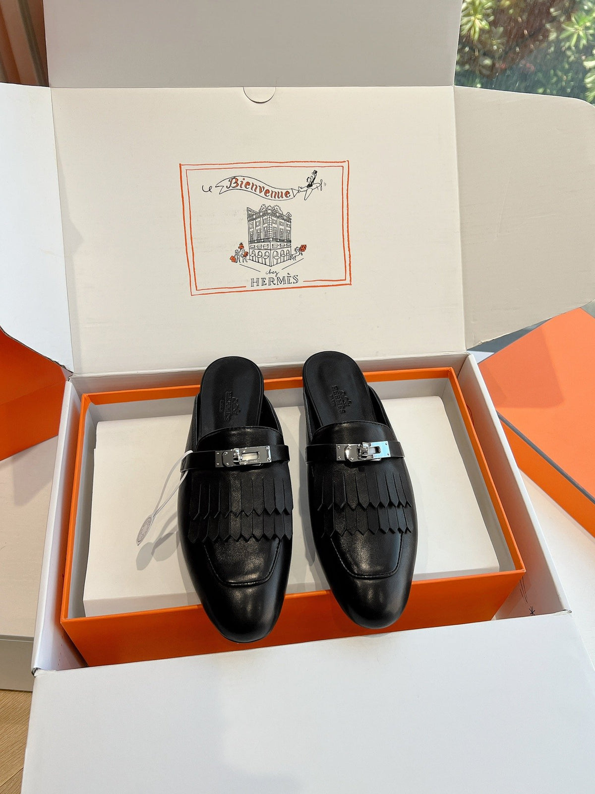 Hermes Women Black Leather Mules