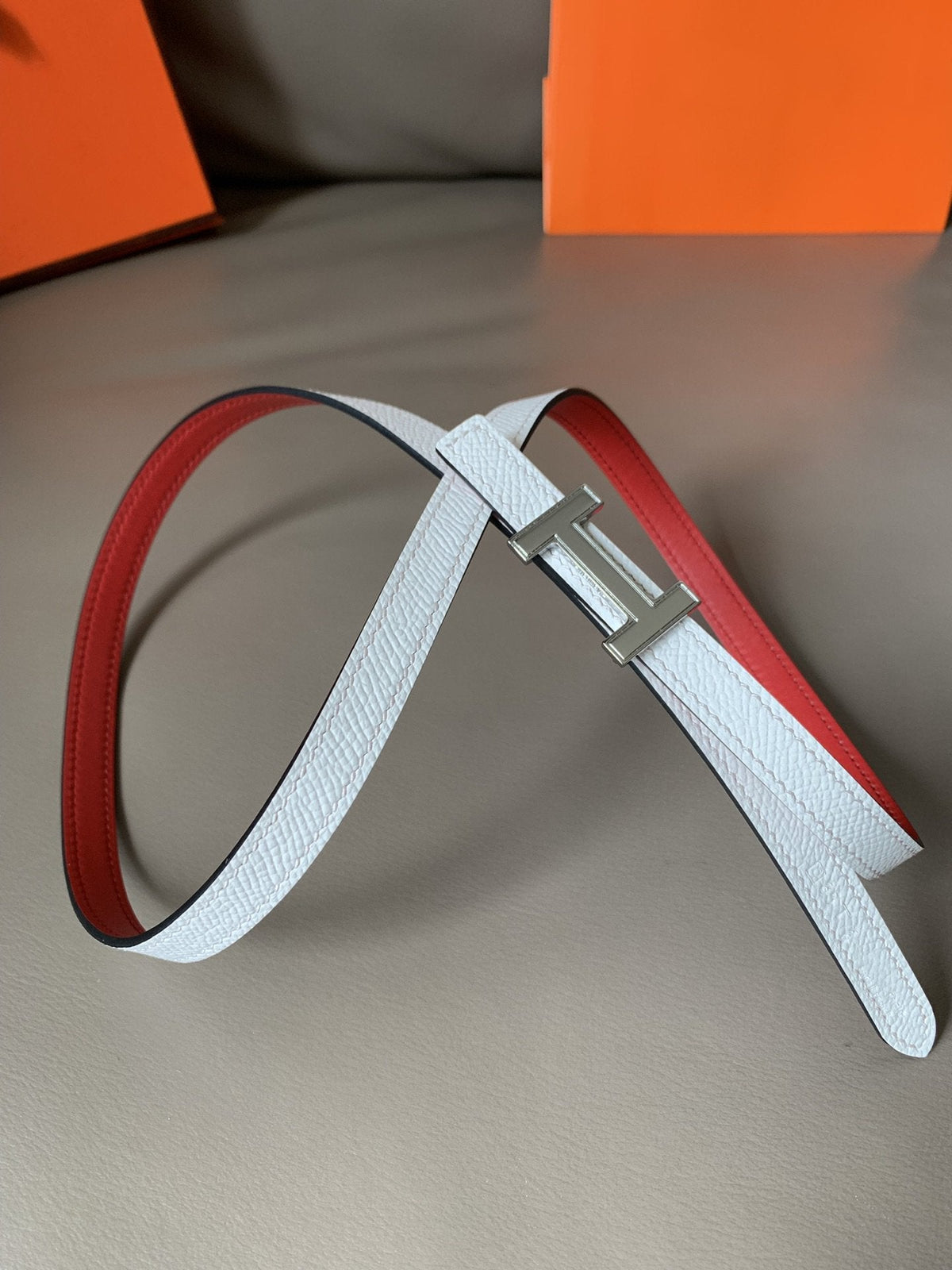 FOCUS BELT SILVER BUCKLE RED AND WHITE REVERSIBLE LEATHER 1.3CM