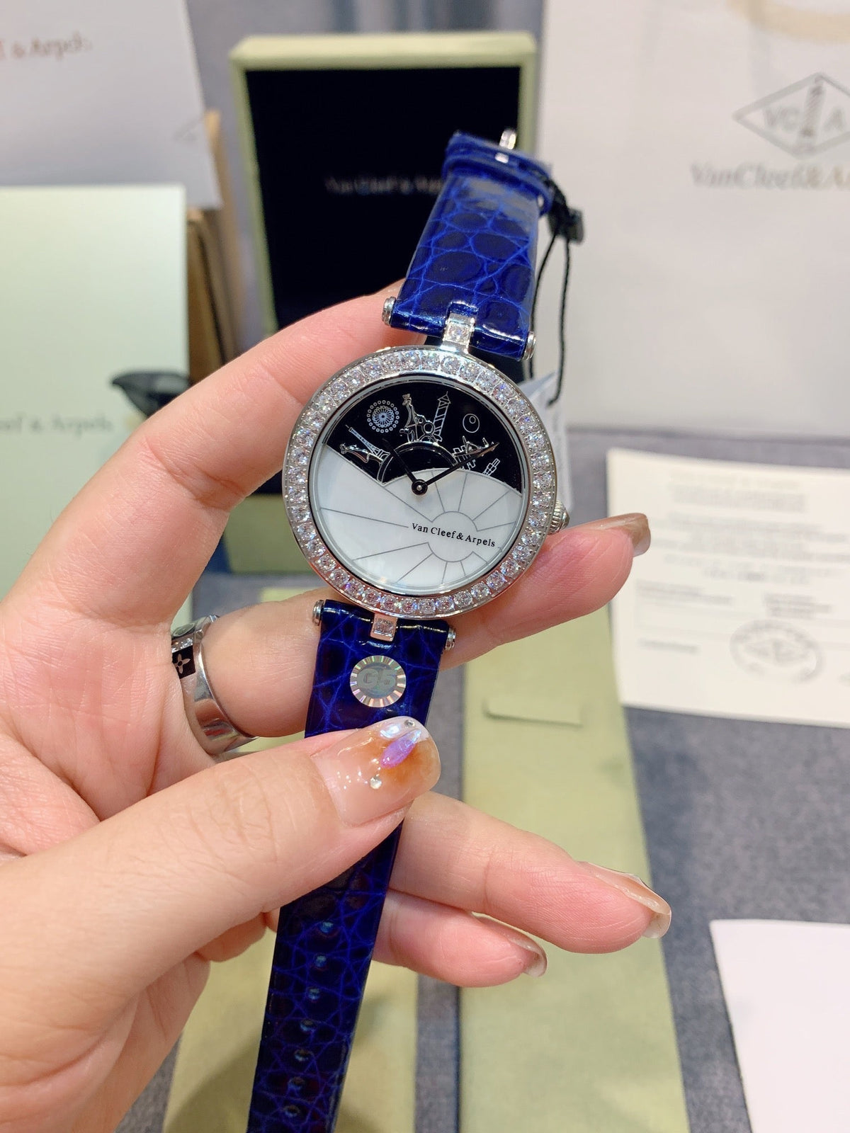 LADY ARPELS WATCHS SILVER DIAMOND PAVED