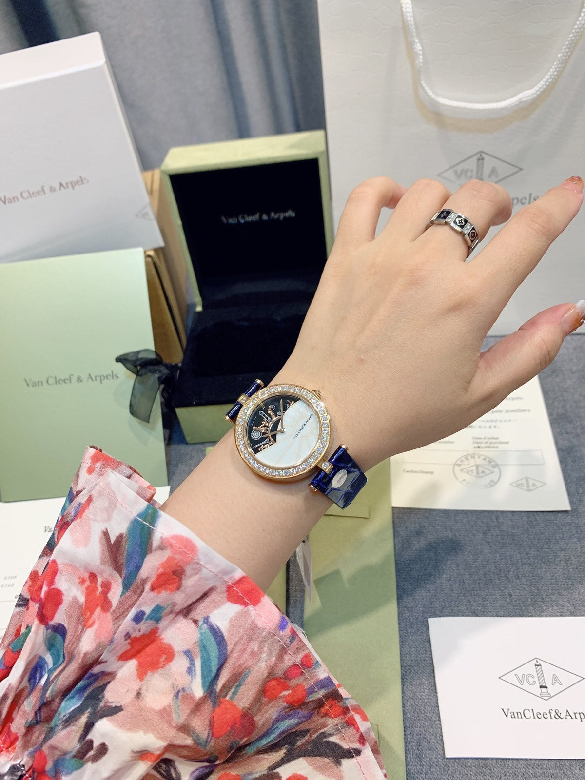 LADY ARPELS WATCHS SILVER DIAMOND PAVED