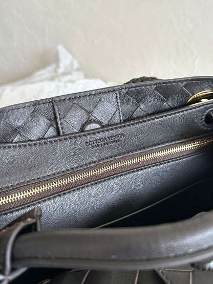 BV SMALL ANDIAMO 25CM BLACK LAMBSKIN
