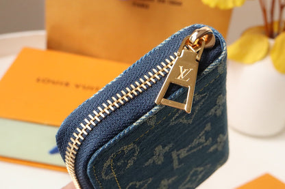 LV ZIPPY COIN 11CM BLUE DENIM