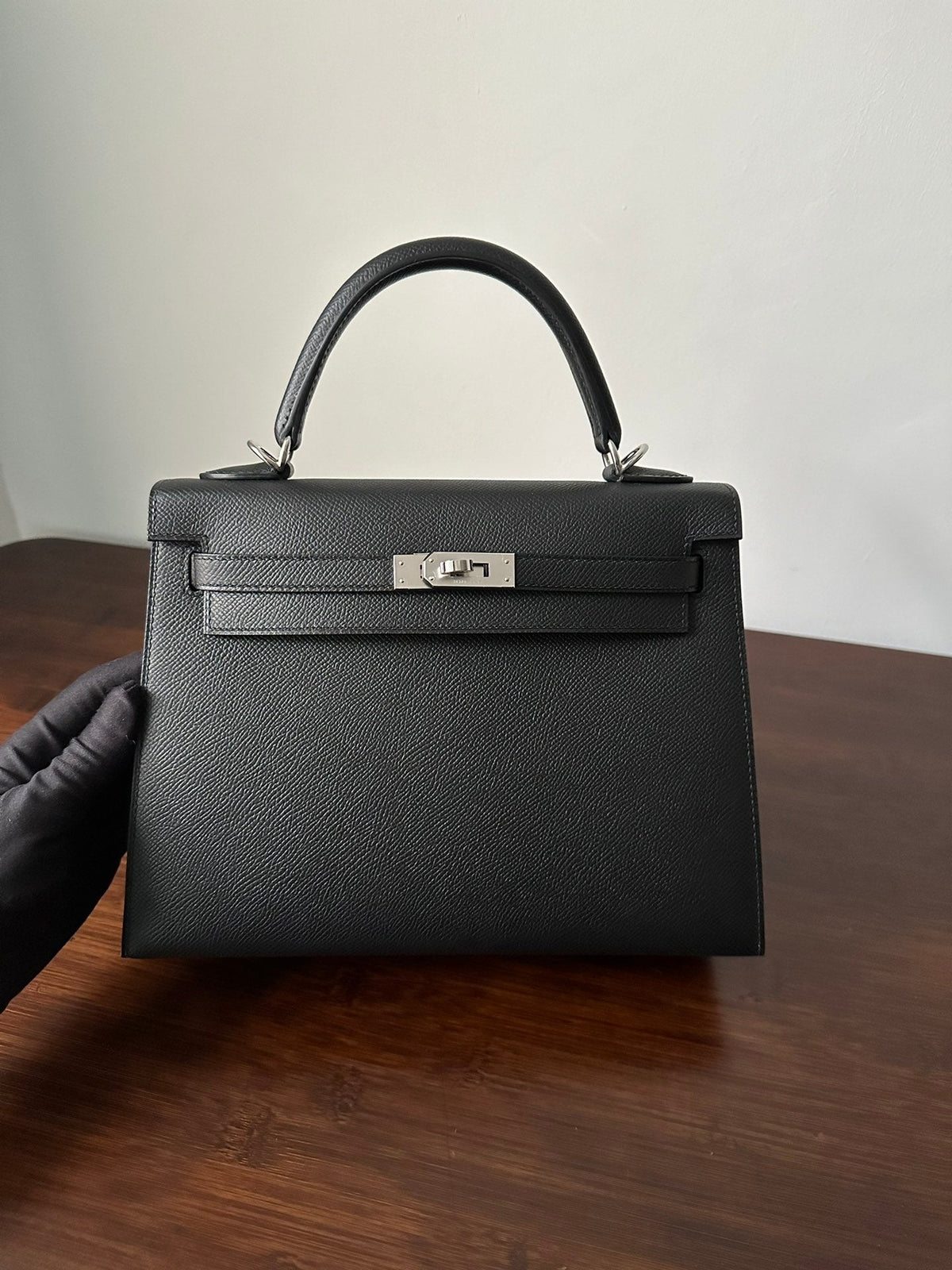 HN 25 Black Epsom