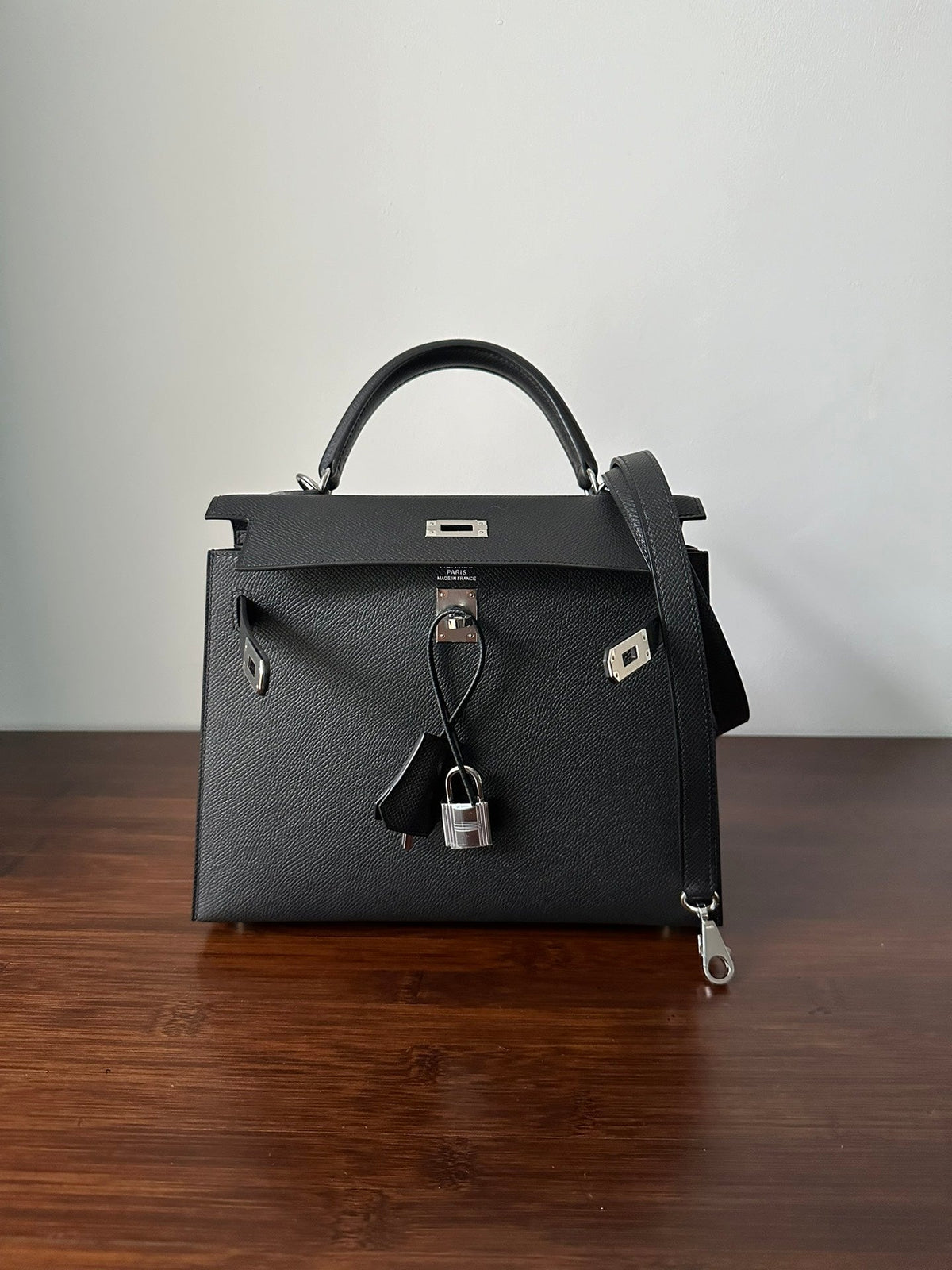 HN 25 Black Epsom